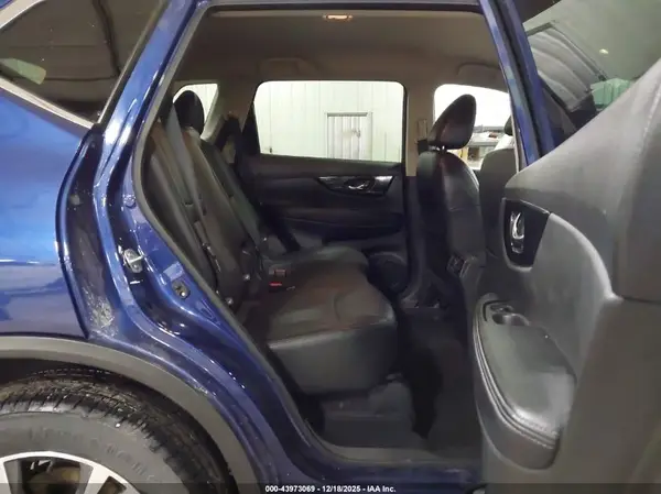 5N1AT2MV5JC743116 2018 NISSAN ROGUE - Image 8