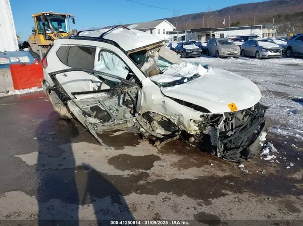 5N1AT2MV5JC754567 2018 NISSAN ROGUE - Image 1