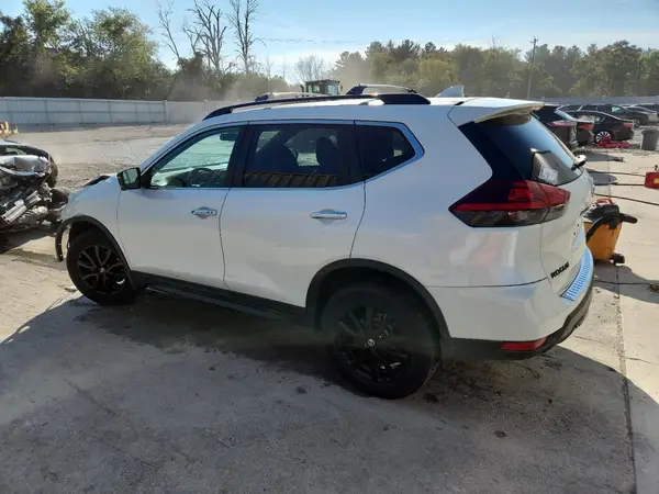 5N1AT2MV5JC757839 2018 NISSAN ROGUE - Image 2