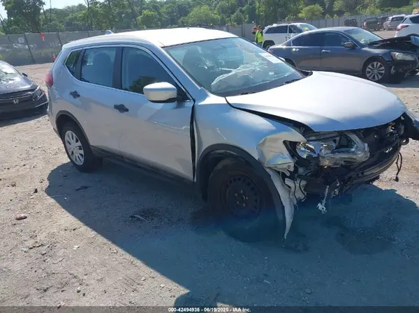 5N1AT2MV5JC758375 2018 NISSAN ROGUE - Image 1