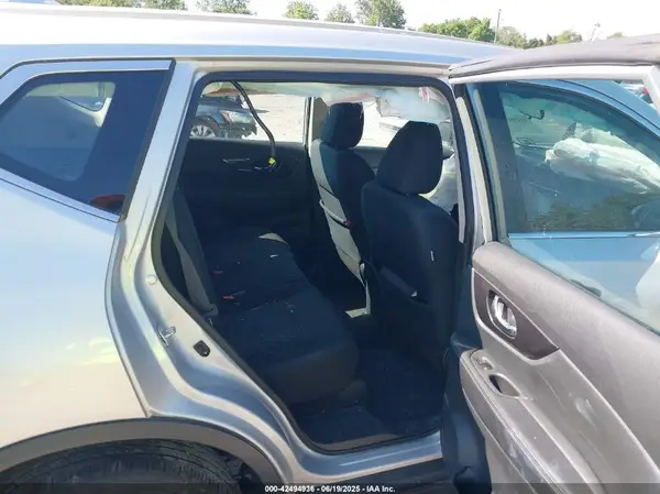 5N1AT2MV5JC758375 2018 NISSAN ROGUE - Image 8
