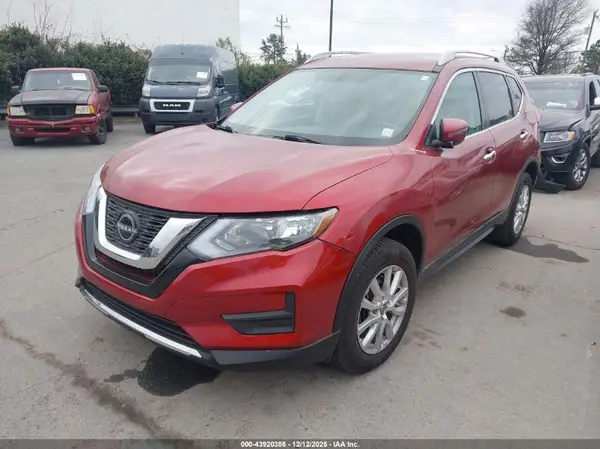 5N1AT2MV5JC764368 2018 NISSAN ROGUE - Image 2