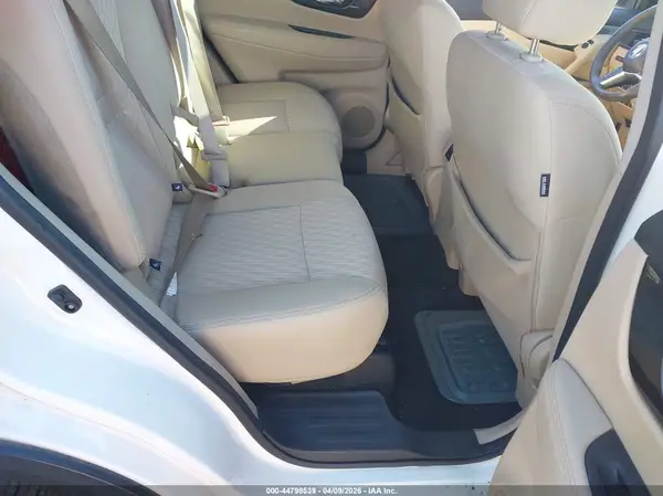 5N1AT2MV5JC772034 2018 NISSAN ROGUE - Image 8