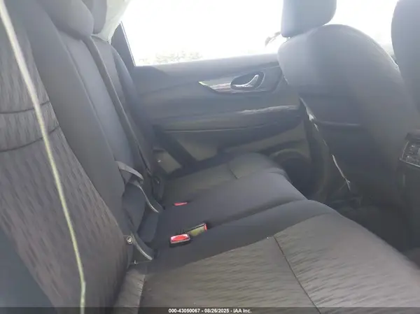 5N1AT2MV5JC775144 2018 NISSAN ROGUE - Image 8