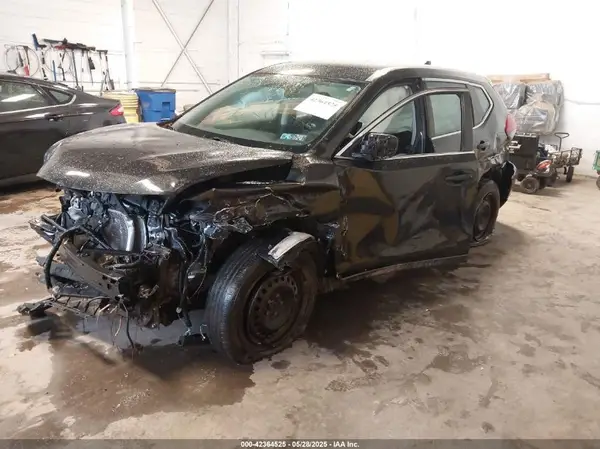 5N1AT2MV5JC779579 2018 NISSAN ROGUE - Image 2