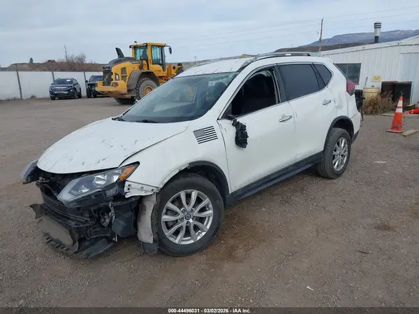 5N1AT2MV5JC780702 2018 NISSAN ROGUE - Image 2