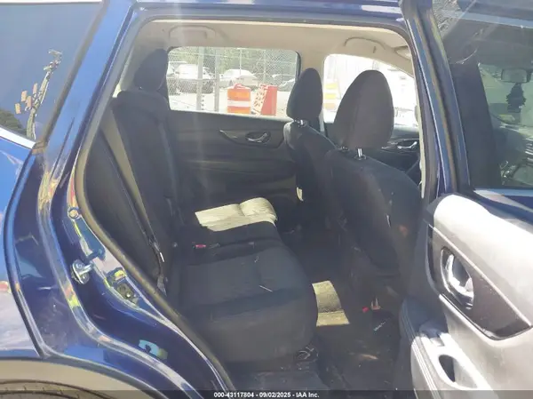 5N1AT2MV5JC788122 2018 NISSAN ROGUE - Image 8