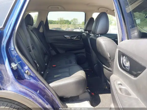 5N1AT2MV5JC797452 2018 NISSAN ROGUE - Image 8