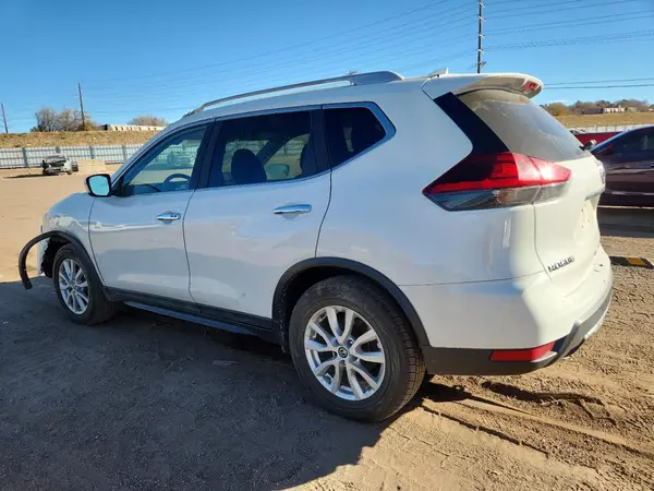 5N1AT2MV5JC800673 2018 NISSAN ROGUE - Image 2