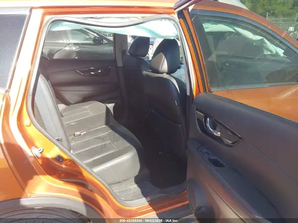 5N1AT2MV5JC804495 2018 NISSAN ROGUE - Image 8