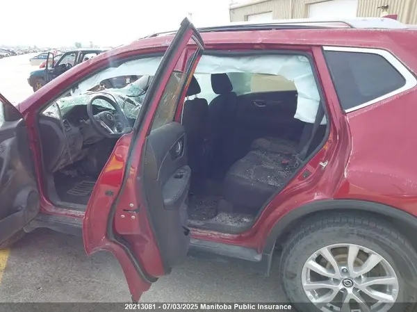 5N1AT2MV5JC810779 2018 NISSAN ROGUE - Image 8