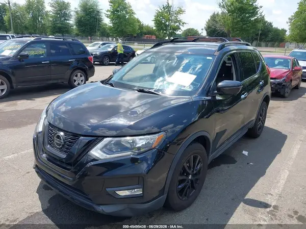 5N1AT2MV5JC817554 2018 NISSAN ROGUE - Image 2