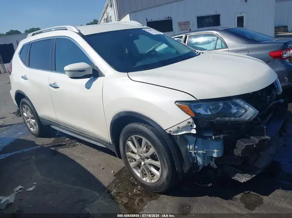 5N1AT2MV5JC819126 2018 NISSAN ROGUE - Image 1