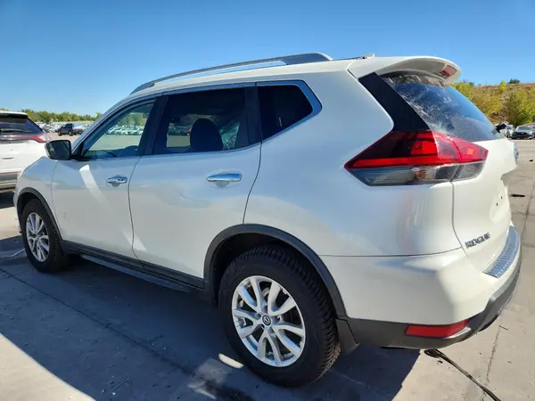5N1AT2MV5JC819627 2018 NISSAN ROGUE - Image 2