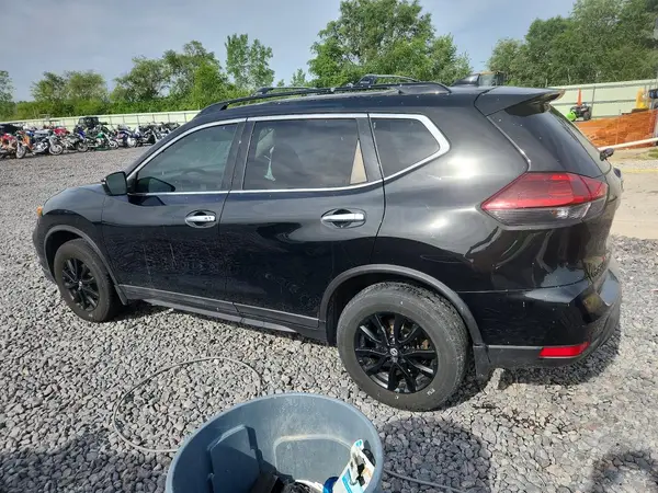 5N1AT2MV5JC826576 2018 NISSAN ROGUE - Image 2