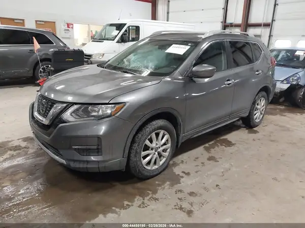 5N1AT2MV5JC828134 2018 NISSAN ROGUE - Image 2