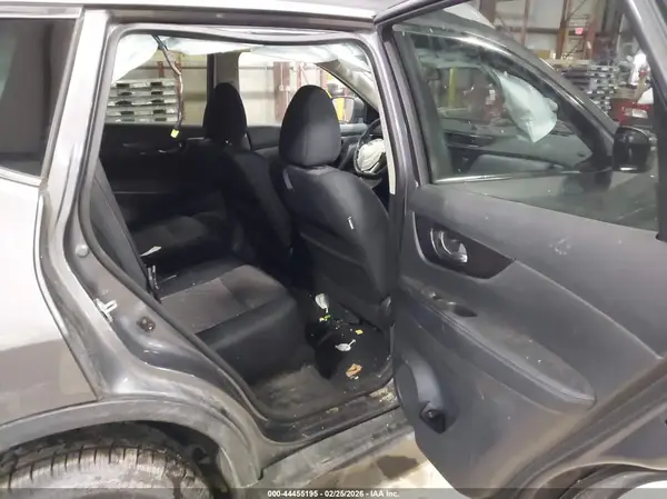 5N1AT2MV5JC828134 2018 NISSAN ROGUE - Image 8