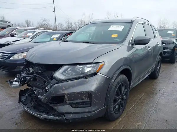 5N1AT2MV5JC829994 2018 NISSAN ROGUE - Image 2