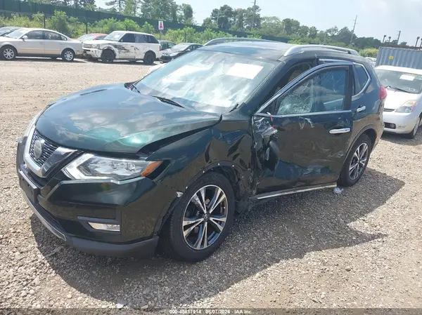 5N1AT2MV5JC832488 2018 NISSAN ROGUE - Image 2