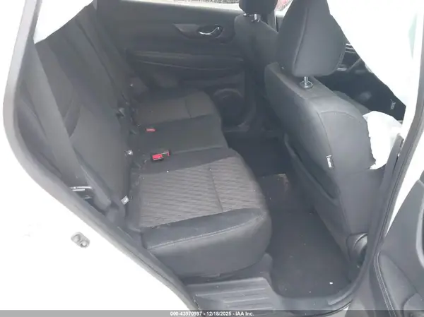 5N1AT2MV5JC834211 2018 NISSAN ROGUE - Image 8