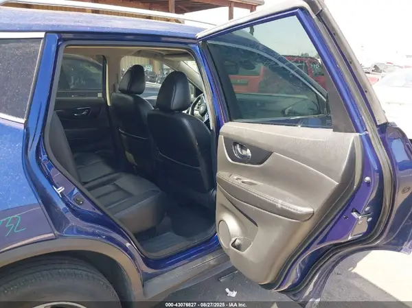 5N1AT2MV5JC838906 2018 NISSAN ROGUE - Image 8