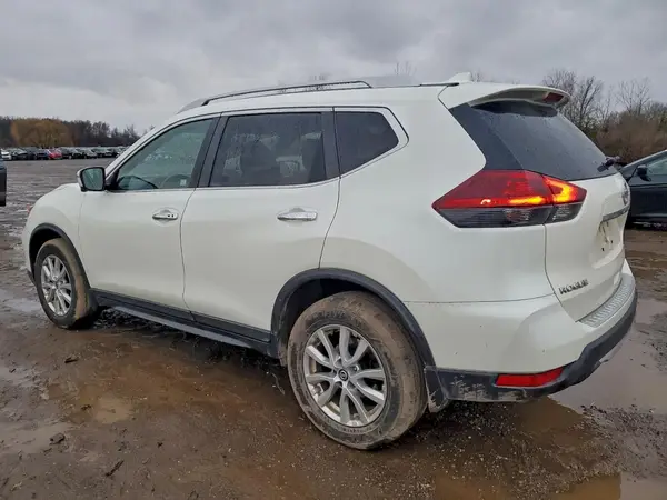 5N1AT2MV5JC840123 2018 NISSAN ROGUE - Image 2