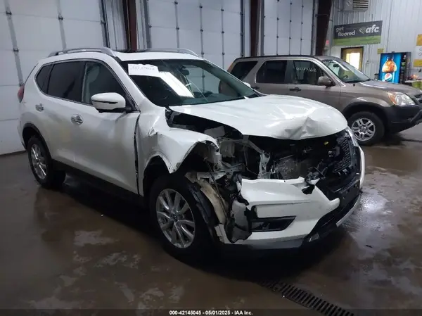 5N1AT2MV5JC840994 2018 NISSAN ROGUE - Image 1