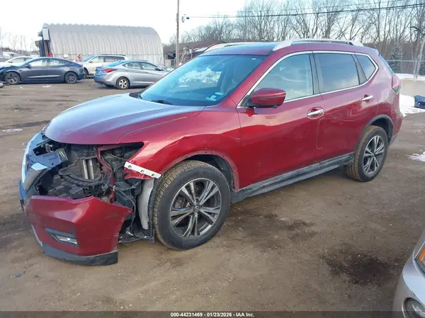 5N1AT2MV5JC847704 2018 NISSAN ROGUE - Image 2