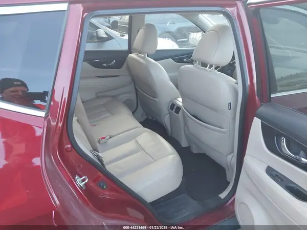 5N1AT2MV5JC847704 2018 NISSAN ROGUE - Image 8