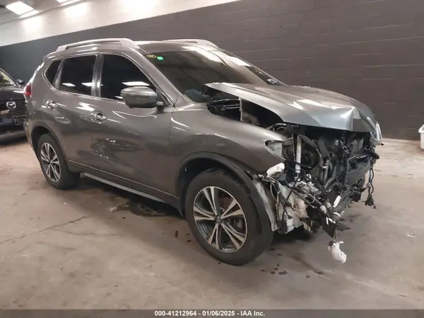 5N1AT2MV5KC772486 2019 NISSAN ROGUE - Image 1
