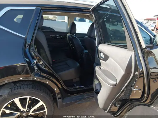 5N1AT2MV5KC773086 2019 NISSAN ROGUE - Image 8