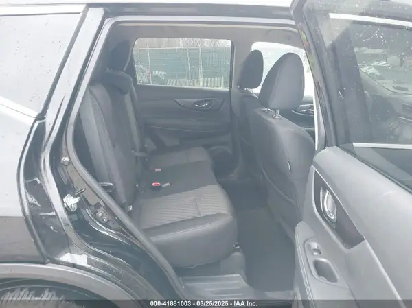 5N1AT2MV5KC811870 2019 NISSAN ROGUE - Image 8