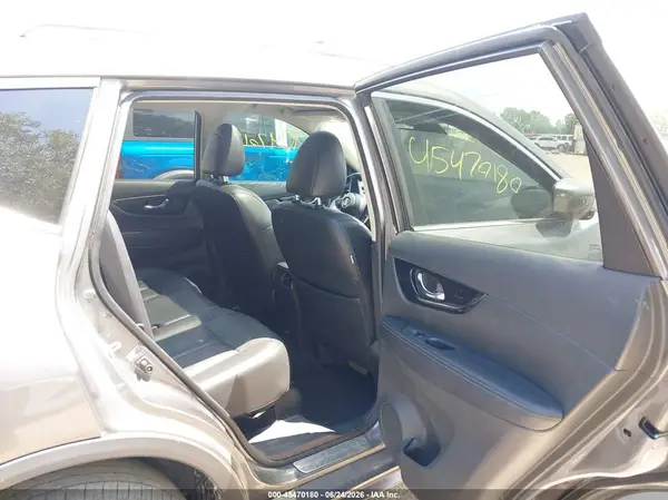 5N1AT2MV5KC833318 2019 NISSAN ROGUE - Image 8