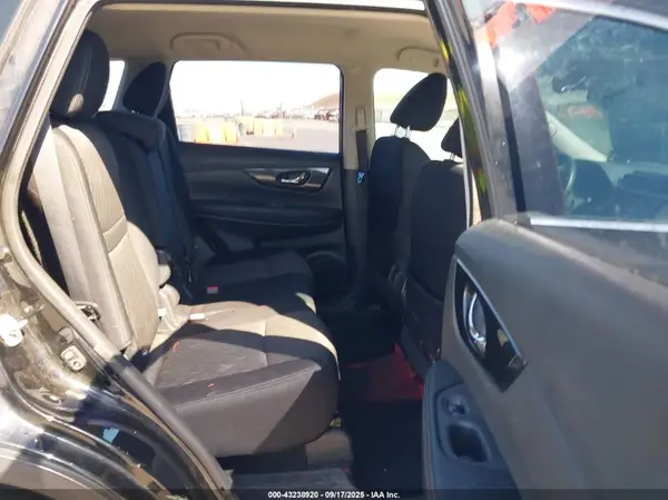 5N1AT2MV6HC730272 2017 NISSAN ROGUE - Image 8