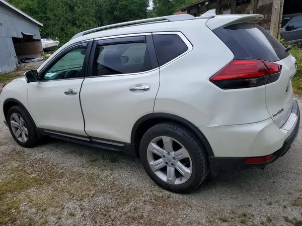 5N1AT2MV6HC733608 2017 NISSAN ROGUE - Image 2