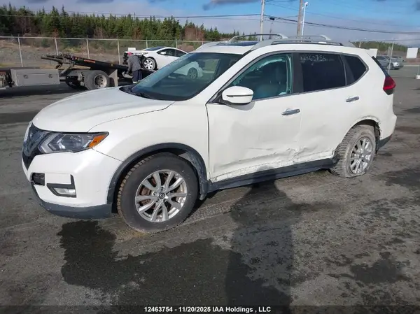 5N1AT2MV6HC735083 2017 NISSAN ROGUE - Image 2