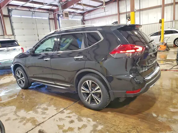5N1AT2MV6HC735844 2017 NISSAN ROGUE - Image 2
