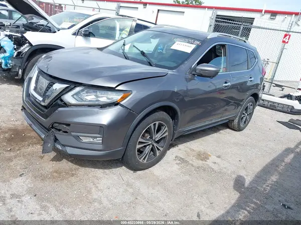 5N1AT2MV6HC737514 2017 NISSAN ROGUE - Image 2