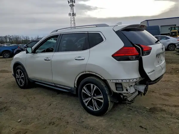 5N1AT2MV6HC740204 2017 NISSAN ROGUE - Image 2