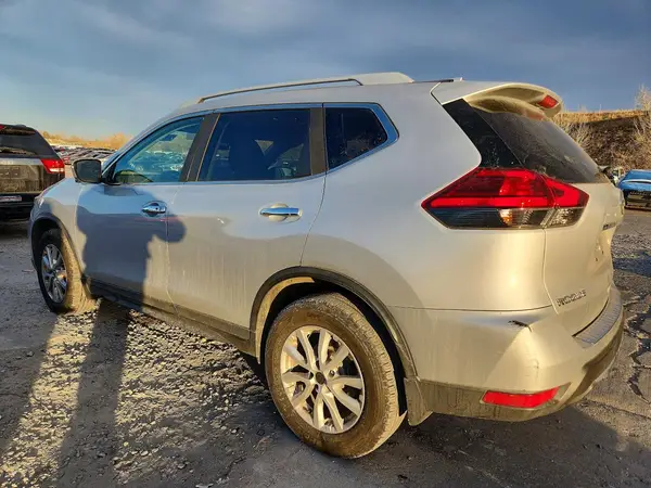 5N1AT2MV6HC741465 2017 NISSAN ROGUE - Image 2