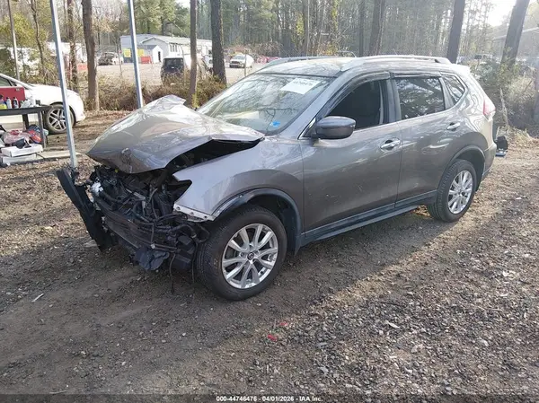 5N1AT2MV6HC742387 2017 NISSAN ROGUE - Image 2