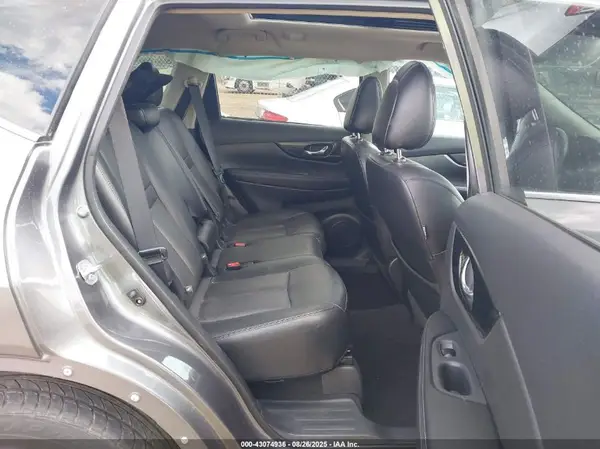 5N1AT2MV6HC747783 2017 NISSAN ROGUE - Image 8