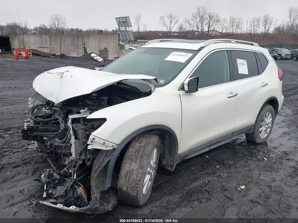 5N1AT2MV6HC749727 2017 NISSAN ROGUE - Image 2