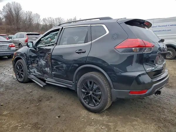 5N1AT2MV6HC756824 2017 NISSAN ROGUE - Image 2