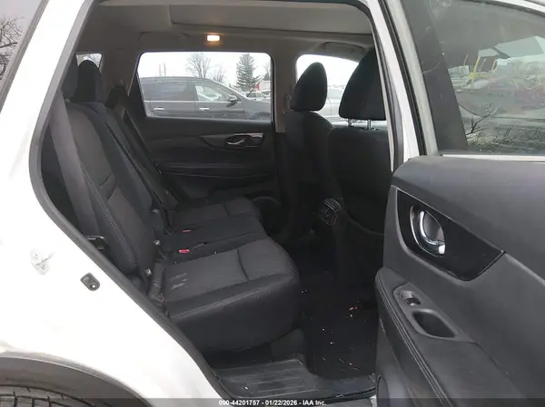 5N1AT2MV6HC758587 2017 NISSAN ROGUE - Image 8
