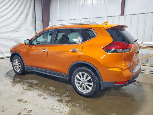 5N1AT2MV6HC761599 2017 NISSAN ROGUE - Image 2