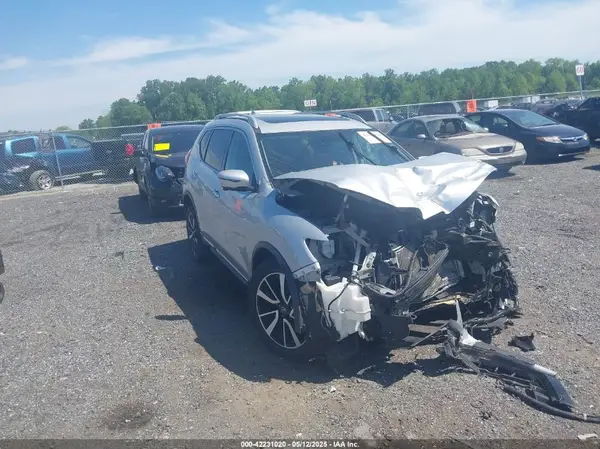 5N1AT2MV6HC764695 2017 NISSAN ROGUE - Image 1