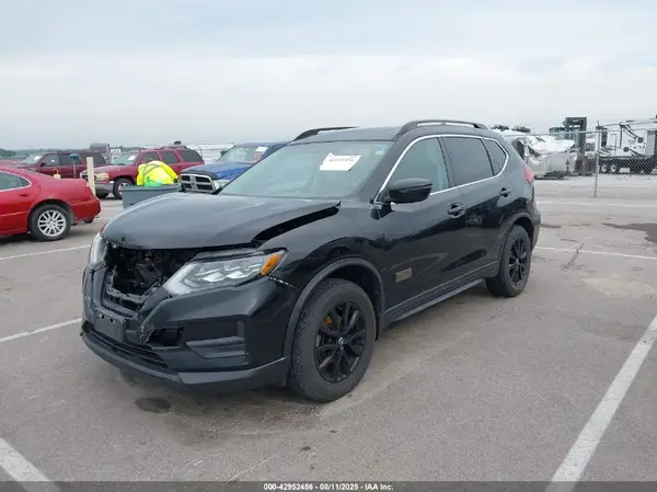 5N1AT2MV6HC764700 2017 NISSAN ROGUE - Image 2