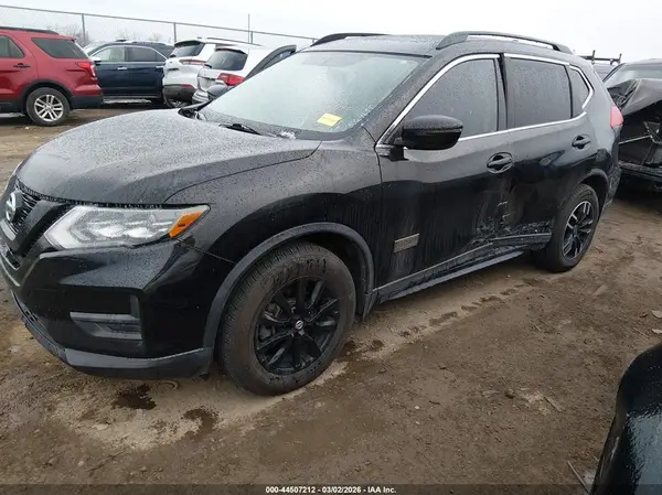 5N1AT2MV6HC766172 2017 NISSAN ROGUE - Image 2