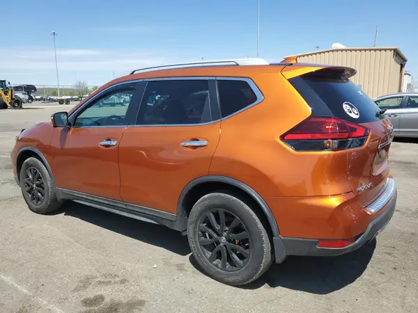 5N1AT2MV6HC768116 2017 NISSAN ROGUE - Image 2